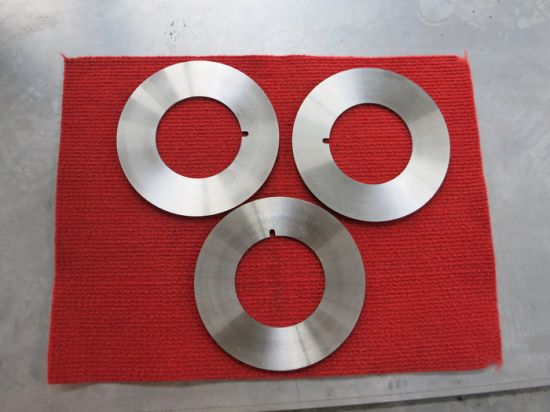 Couteaux à refendre pour machine à mouchoirs